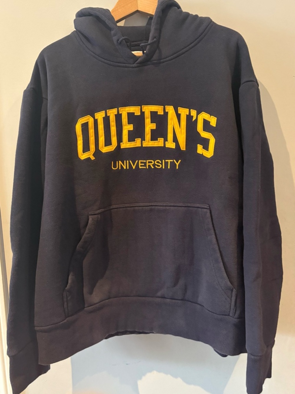 Queen’s University Heavy Weight Hoodie, Unisex